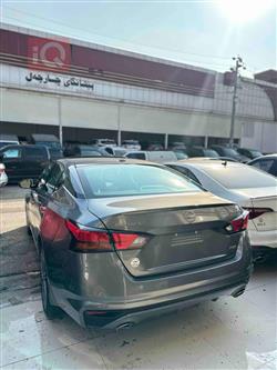 نيسان ألتيما